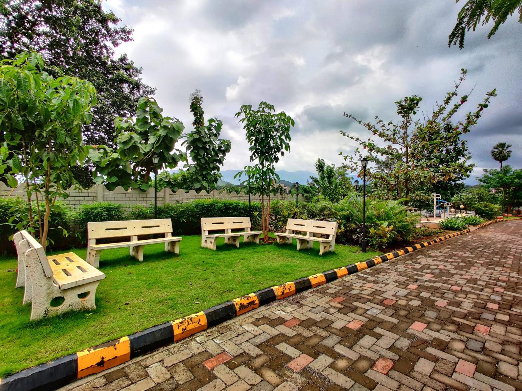 Pushpam Sanskruti Resort Karjat - A Pure Veg Resort Dhamni Dış mekan fotoğraf