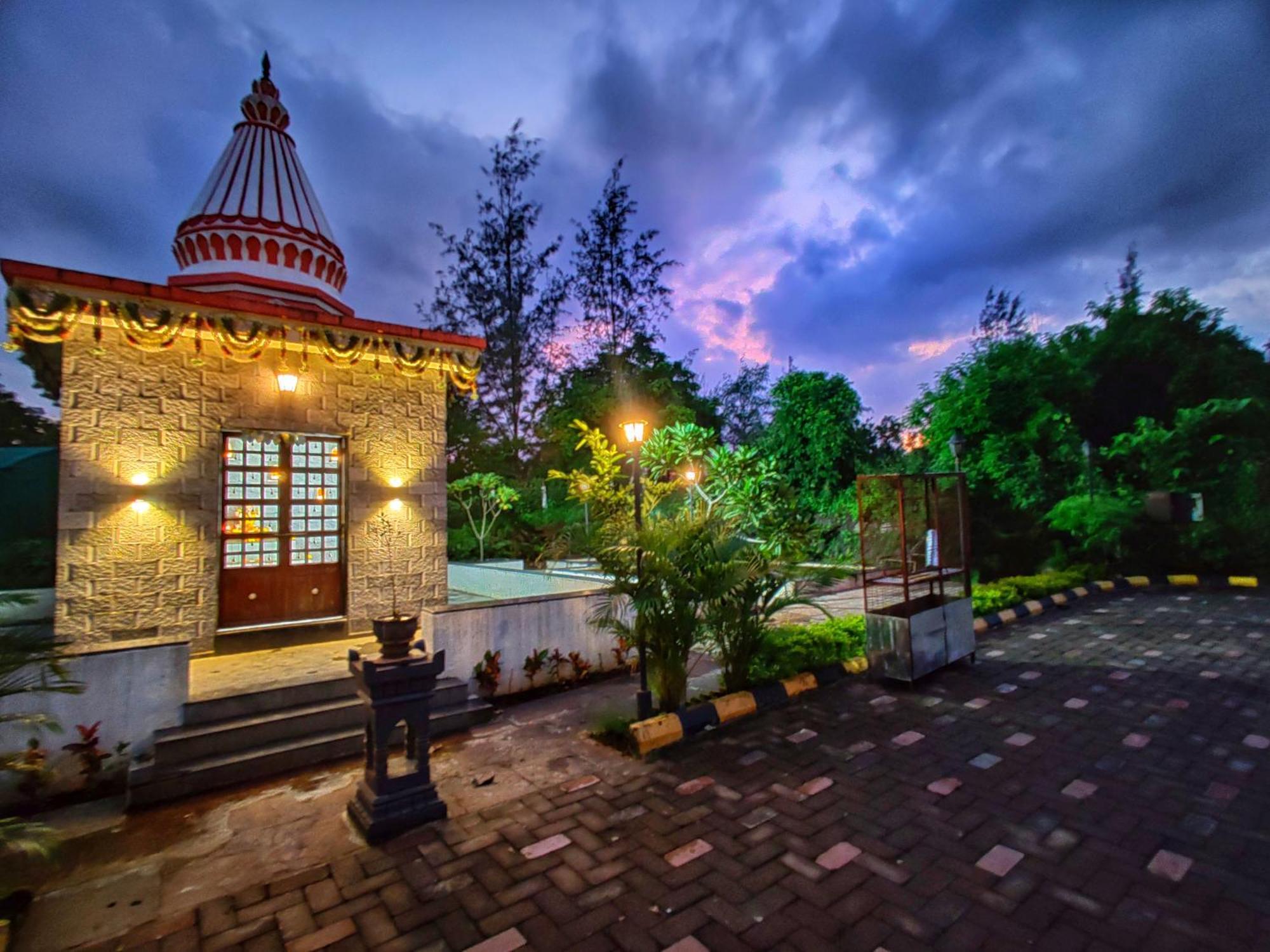 Pushpam Sanskruti Resort Karjat - A Pure Veg Resort Dhamni Dış mekan fotoğraf