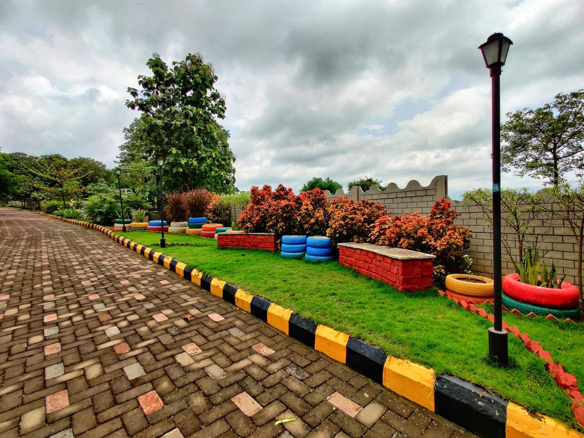 Pushpam Sanskruti Resort Karjat - A Pure Veg Resort Dhamni Dış mekan fotoğraf