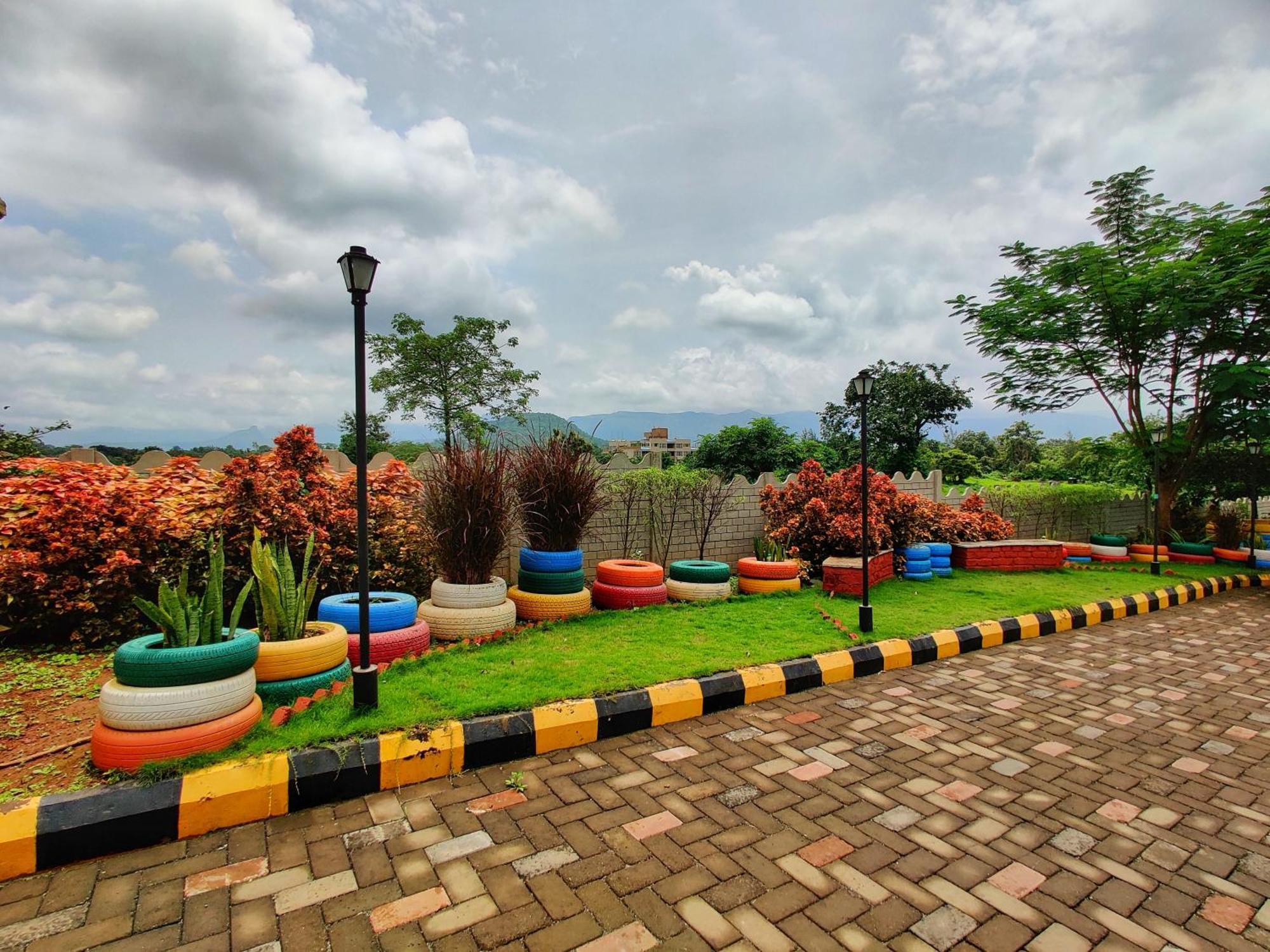 Pushpam Sanskruti Resort Karjat - A Pure Veg Resort Dhamni Dış mekan fotoğraf